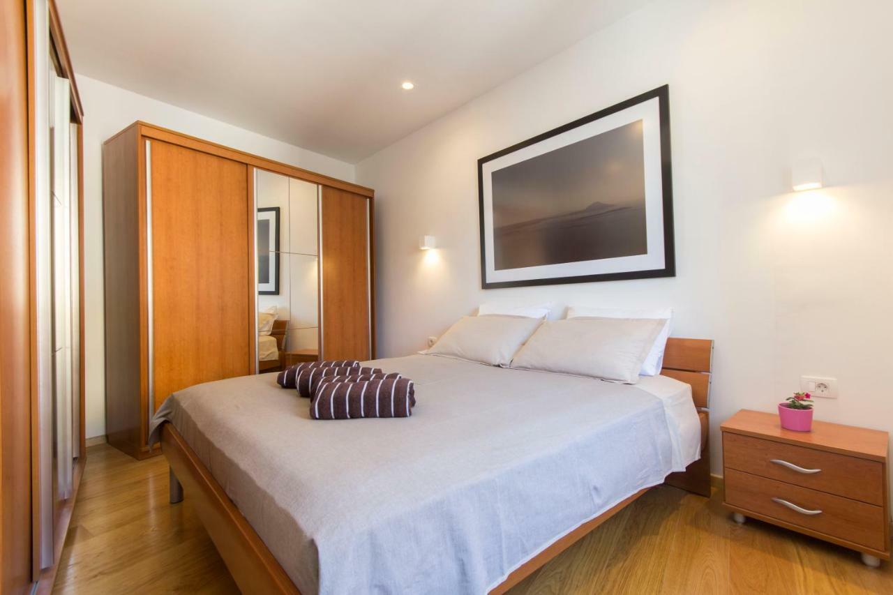 PUY Appartment In Center With Parking מראה חיצוני תמונה