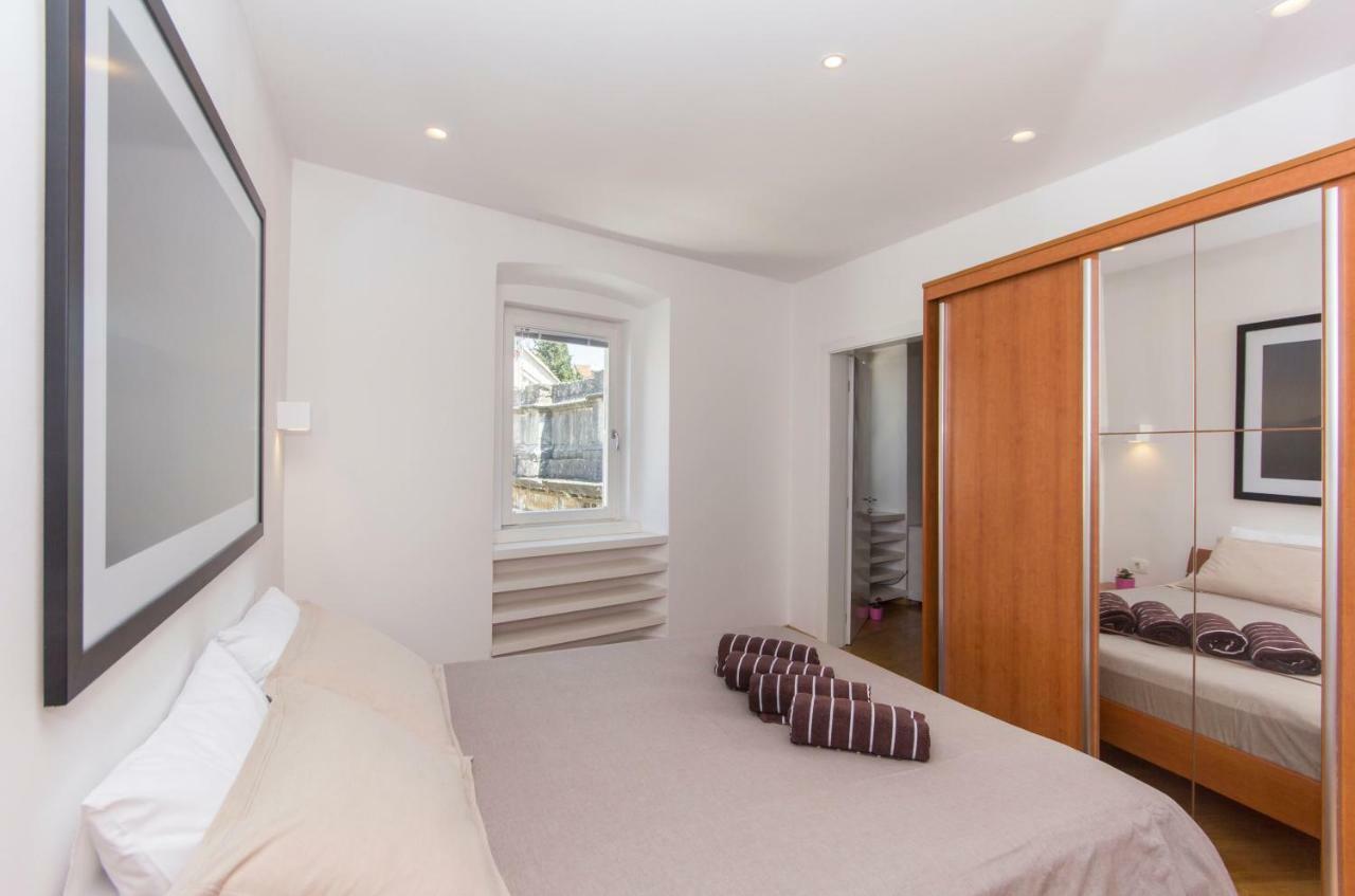 PUY Appartment In Center With Parking מראה חיצוני תמונה