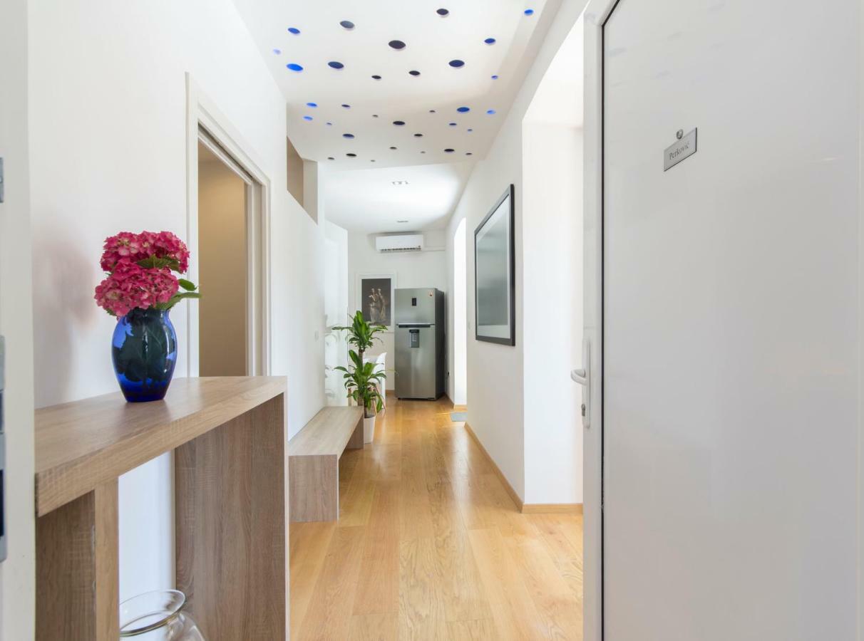 PUY Appartment In Center With Parking מראה חיצוני תמונה