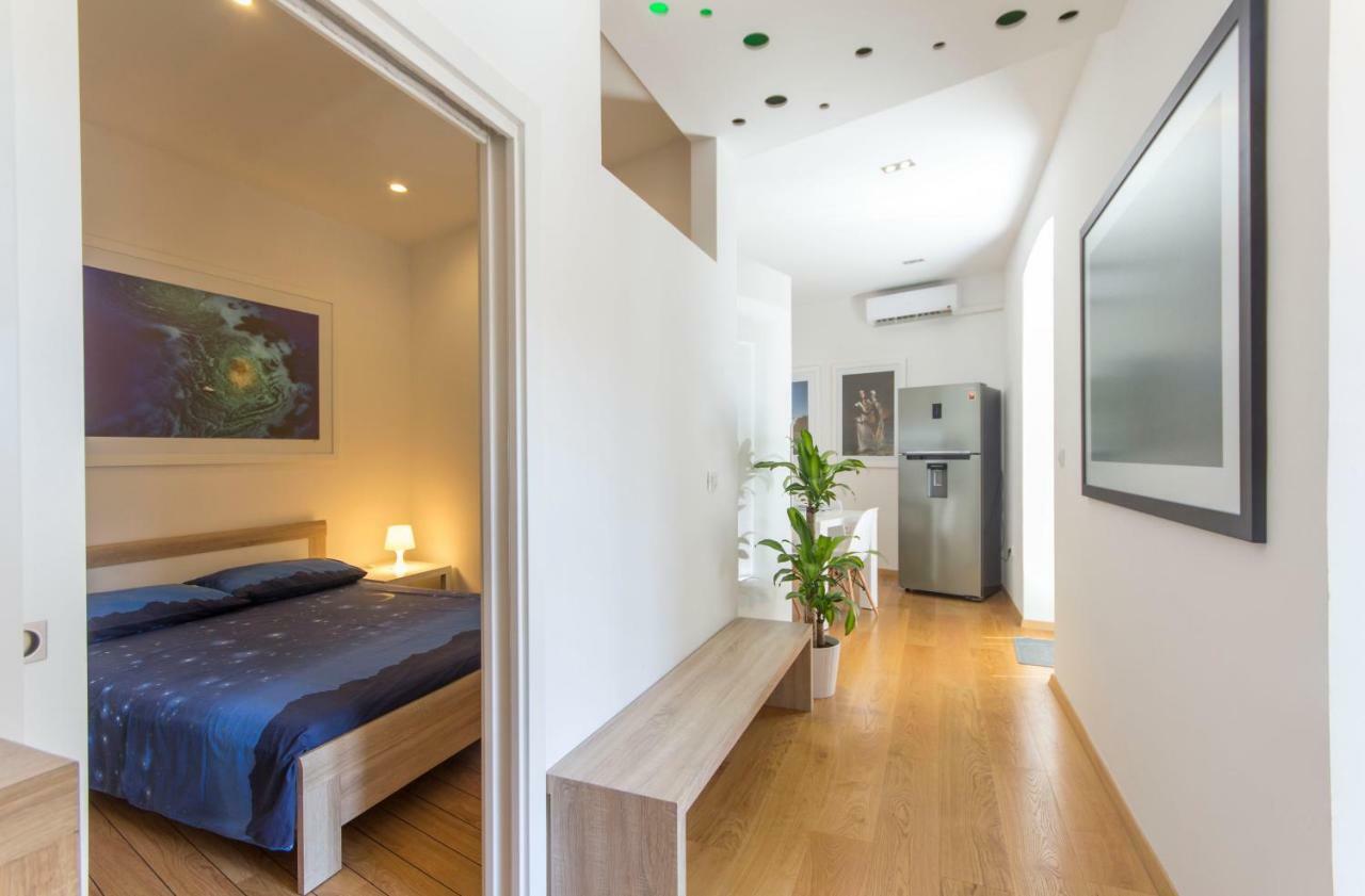 PUY Appartment In Center With Parking מראה חיצוני תמונה